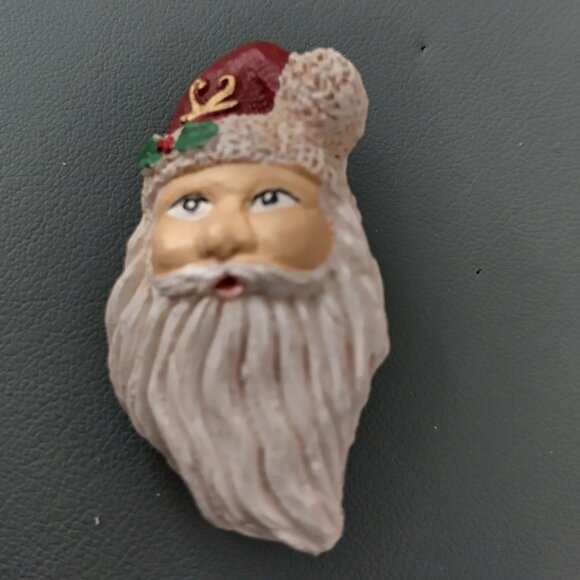 Avon Jewelry - VINTAGE SANTA BROOCHFINAL PRICE!  NO RETURNS.